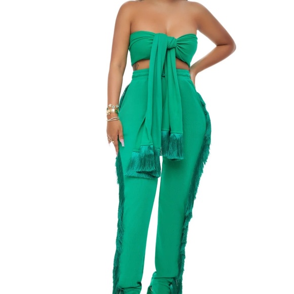 Minaa Monroe set wore to the Beyoncé concert - Picture 1 of 2